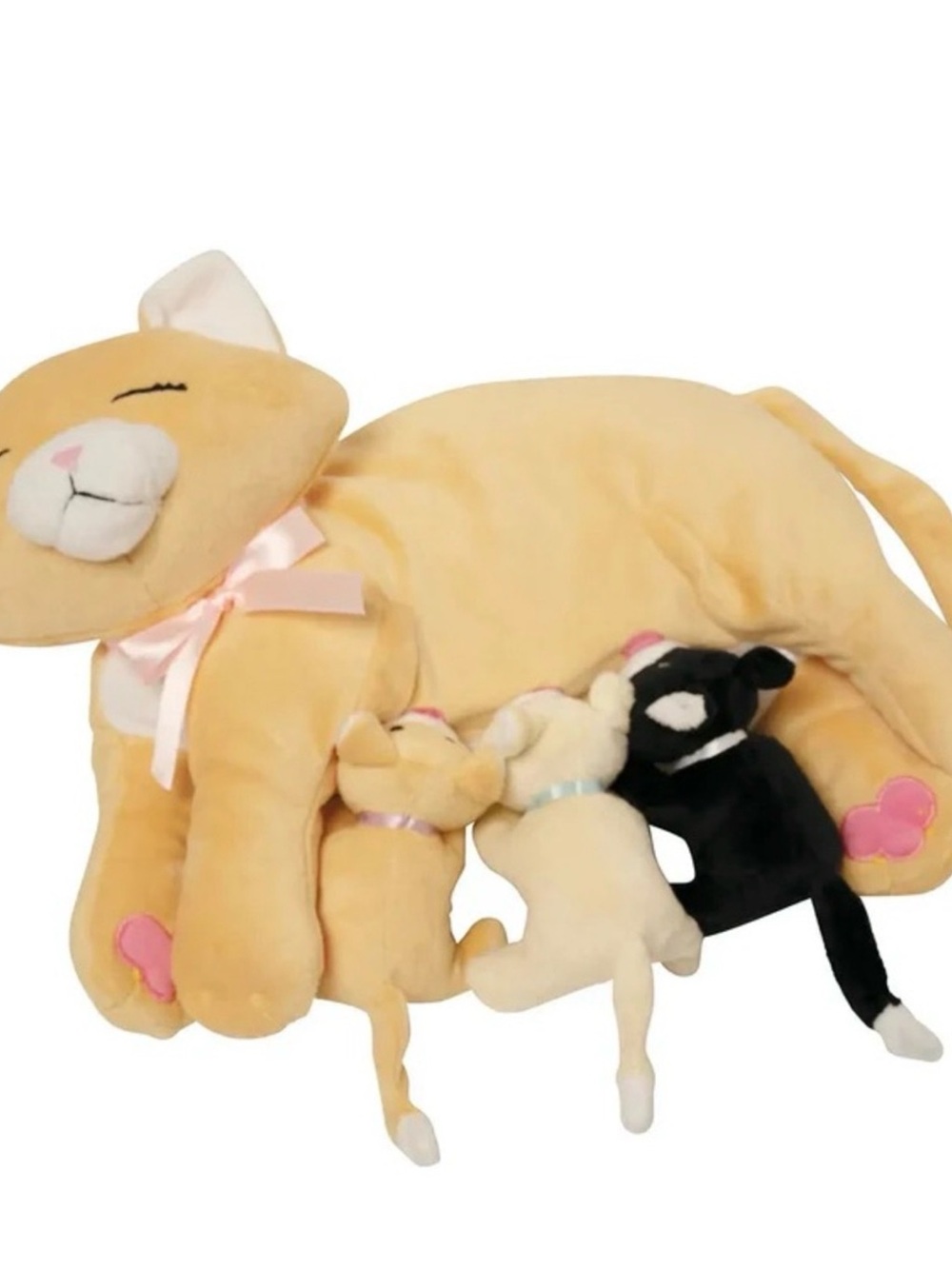 NWT Nursing Kittens Plush
Manhattan Toy